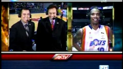 PBA 2011: Gabby Espinas Elbows Ronnie Matias in th...