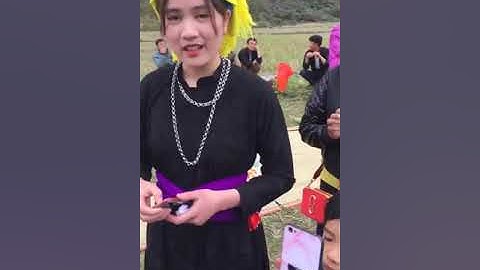 Cô gái dân tộc Tày cực xinh trong lễ hội “Lòng Tòng” tại vùng núi đá Hà Giang