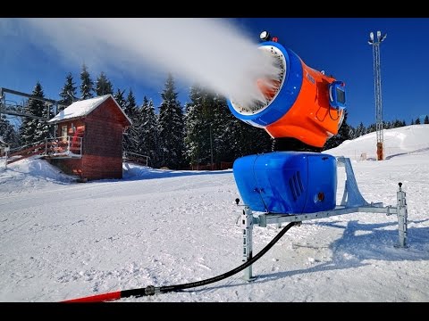 Видео: Что делает снегогенератор?