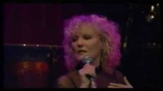 Petula Clark - Kiss me goodbye chords