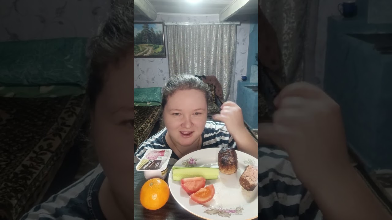 Мукбанг котлеты из индейки/овощи/мандарин/творожок с малиной