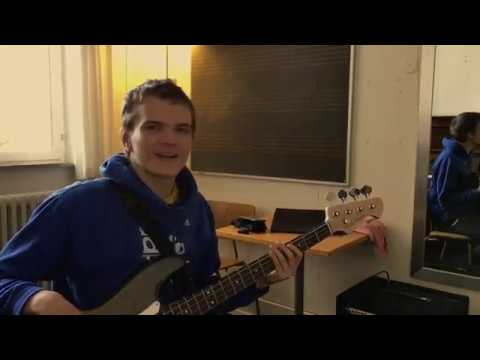 Esbjerg Kulturskole-Time is running out - Muse Bass cover