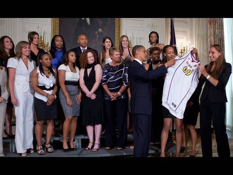 President Obama Welcomes the Phoenix Mercury