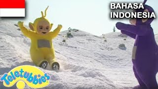 Teletubbies Bahasa Indonesia Klasik ADA SALJU - Nyanyian Injil Natal/Natal di Inggris | Kartun Lucu