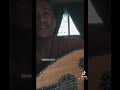 في سحابة عزف عود مجنون 