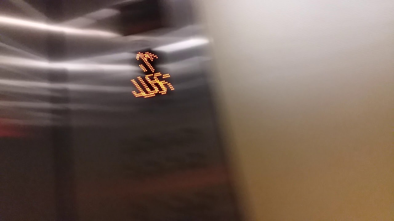 香港國際機場一號客運大樓三菱升降機