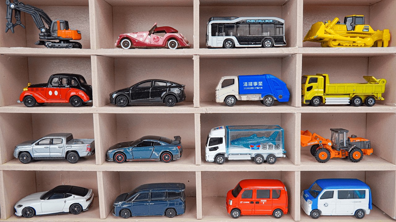 トミカ☆ミニカーを開封してコンボイへ収納！水風船クラッシュ！A lot of Tomica cars stored in convoy