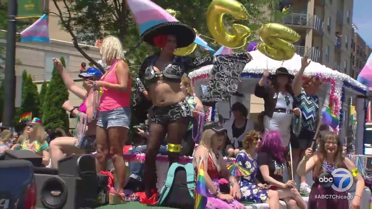 49th annual Chicago Pride Parade - Part 2 - YouTube
