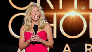 During her monologue, Chelsea Handler mocks James Corden's restaurant controversy.