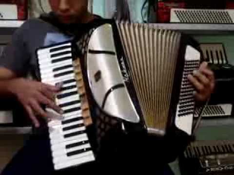 Hohner Lucia IVP - 96 Bajos - YouTube