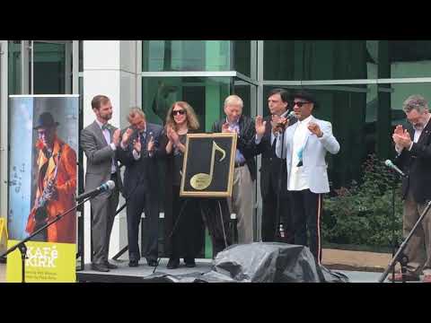 Beale Street unveils "note" in honor of saxophonist Kirk Whalum
