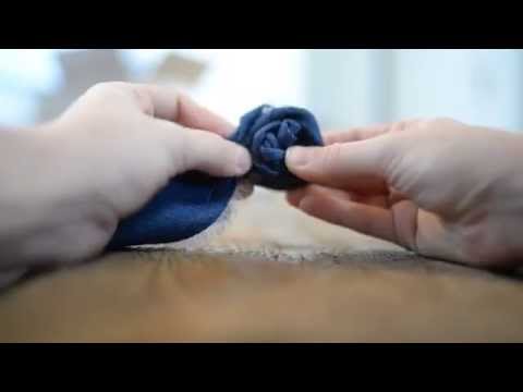 Vidéo: Comment Faire Une Rose Avec De Vieux Jeans De Vos Propres Mains