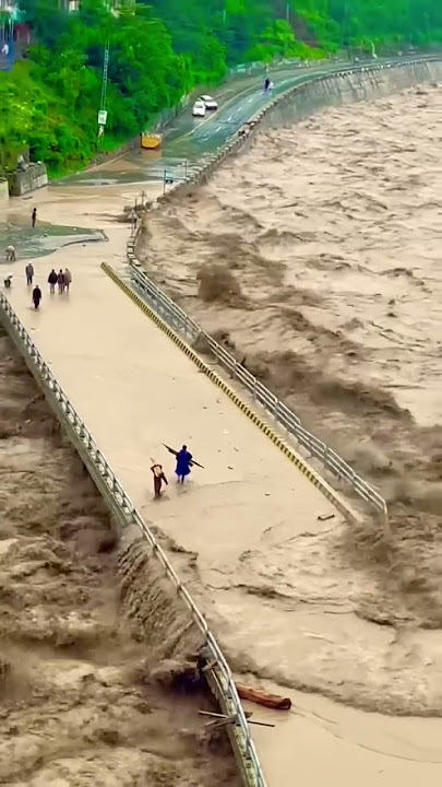 Huge flood 😱#flooded #floodwarning #youtubeshorts #shorts #PureNepali #2022 watch full vedio