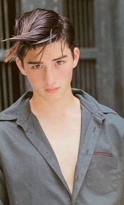 MIKE LEWIS MODEL TAMPAN DAN ARTIS FLM ERA TAHUN 2000AN#shorts.