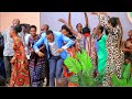 Igisirimba irebere umunezero ubereye hano umukunga by byinshi hamwe n abayumbe muri grace