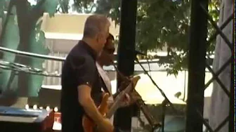 Marion Meadows and Chieli Minucci perform Marion Meadows' song "Suede" Marion Meadows and Chieli Minucci perform Marion Meadows' song "Suede"