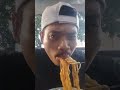 makan mie ayam