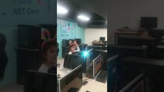 Bilgi Koleji 2. Sınıf Öğrencileri Bilişim Laboratuvarında...