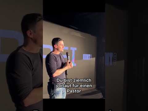 Pfarrer gegen Comedian!