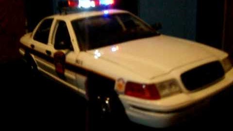 1/18 Scale Pennsylvania State Police PSP Ford Crown Victoria with Working LED Lightbar