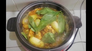 Yaingang laada yen phutpa ll chicken steamed in turmeric leaves