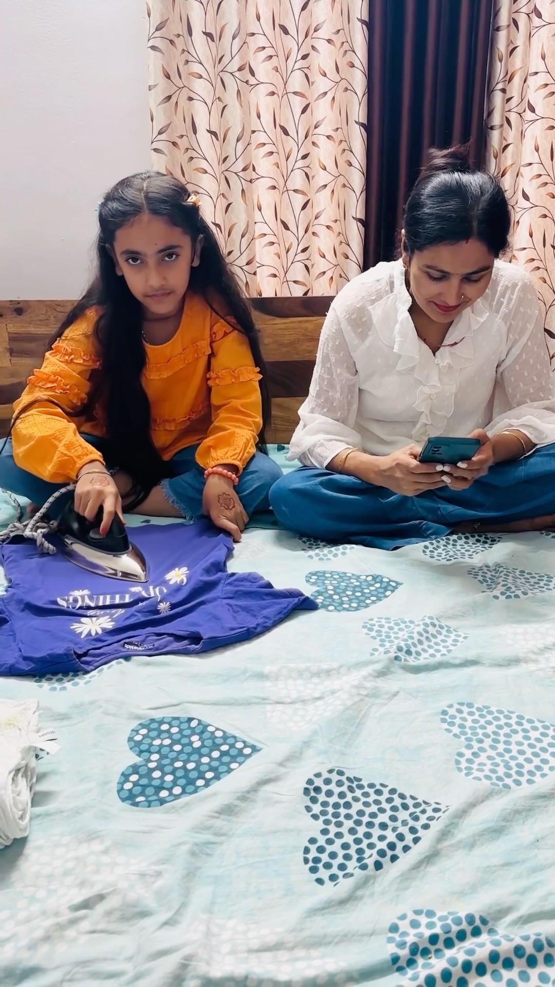 Samayra ne mummy ka hath jala diya??? #prank #samayranarula #funnyvideo #comedyvideo