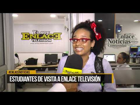 Estudiantes de visita a Enlace Televisión