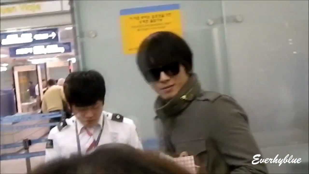 [everhyblue]121109 CNBLUE Inchon-LA airport yonghwa focus.
