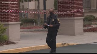 Jacksonville Sheriff's Office searching for bank robber