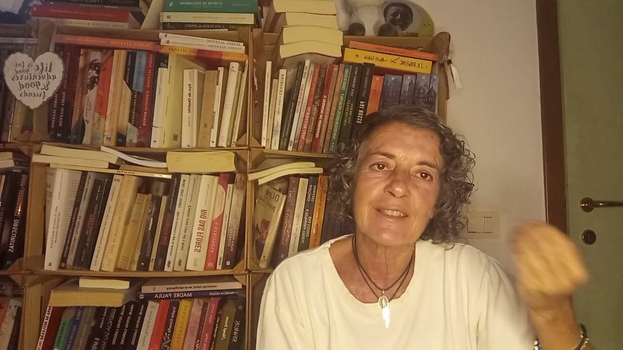 Cai o rei de ouros, cai o rei de espadas, cai o rei de paus ...