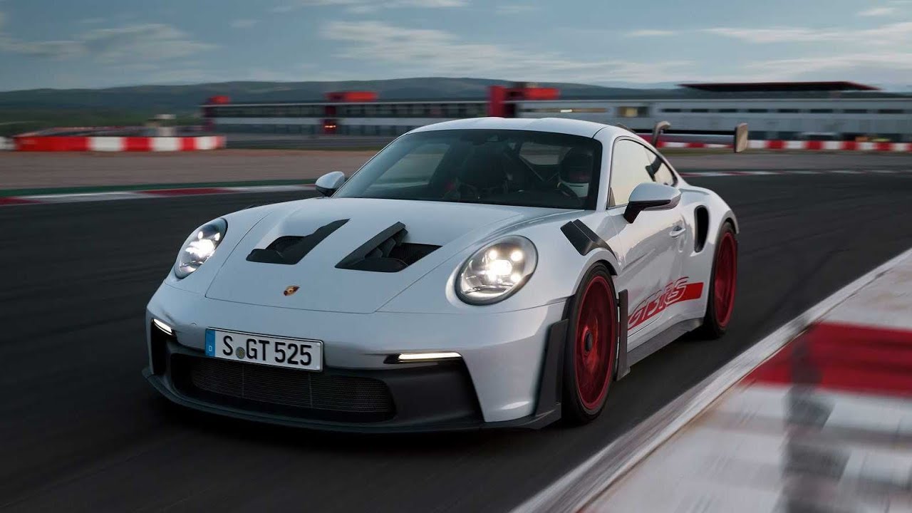 Porsche 911 GT3 RS 2023 é visto em testes na pista longa de