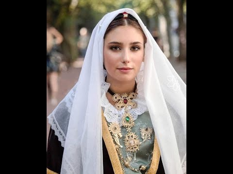 Sardinian Women in Traditional Clothes - YouTube