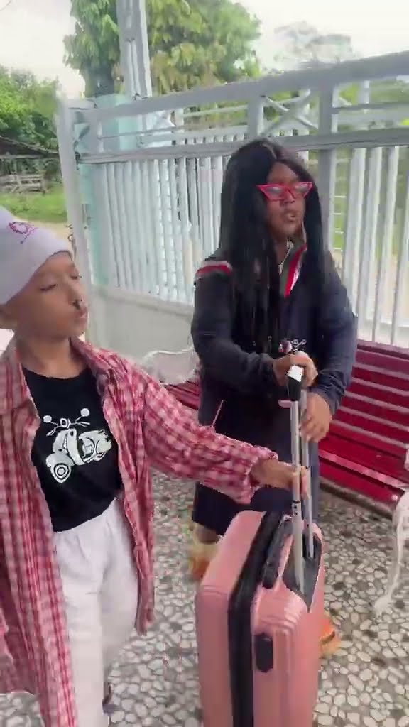 vidio kocak dan gokil @nyaikembang1nyaikembang1 /neneknya ikut trend?
