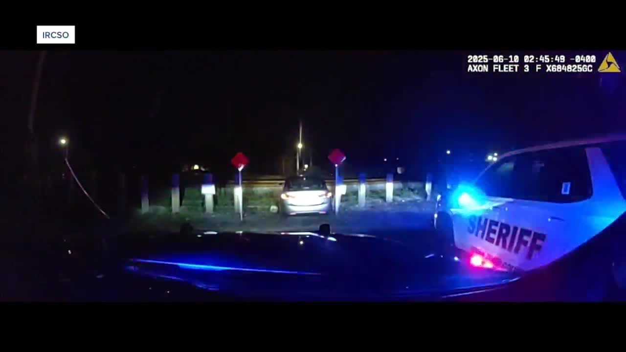 2 suspects in custody after stolen car chase ends in Gifford - YouTube