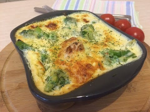 Видео рецепт Диетическая курица с брокколи в духовке