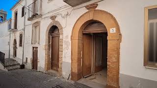 One storey stone house for renovation in San Buono, Abruzzo.