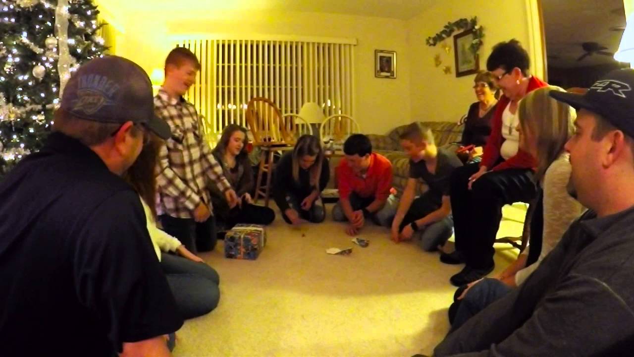 2015 Christmas - Mom's gloved gift unwrapping game - YouTube