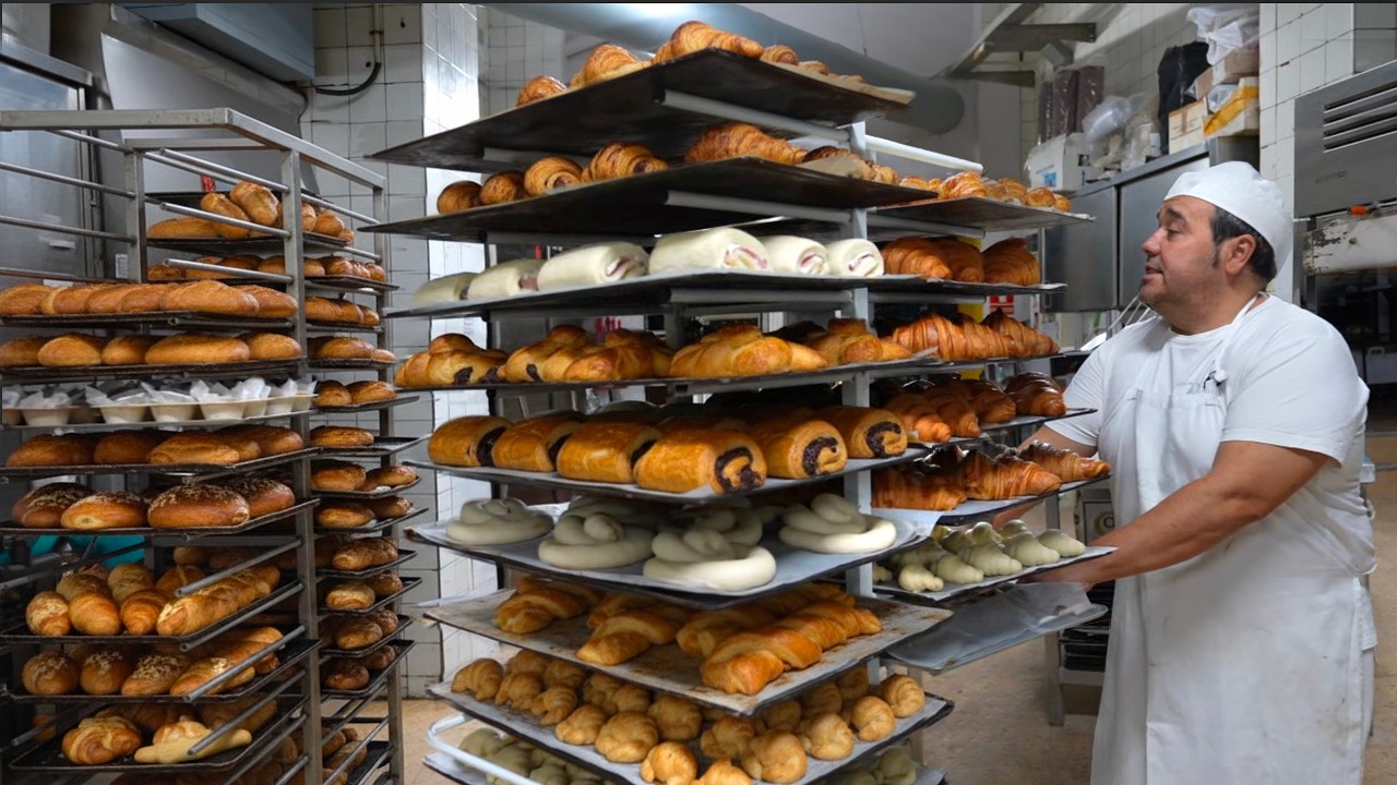 Эта пекарня работает уже 62 ГОДА! ВСЯ его СЕМЬЯ работала ЗДЕСЬ! Традиционный испанский хлеб