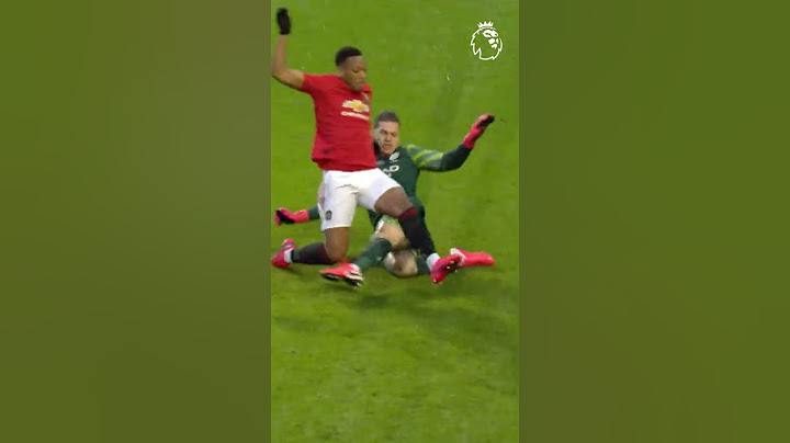 Ederson & a goal line clearance 😬 #shorts