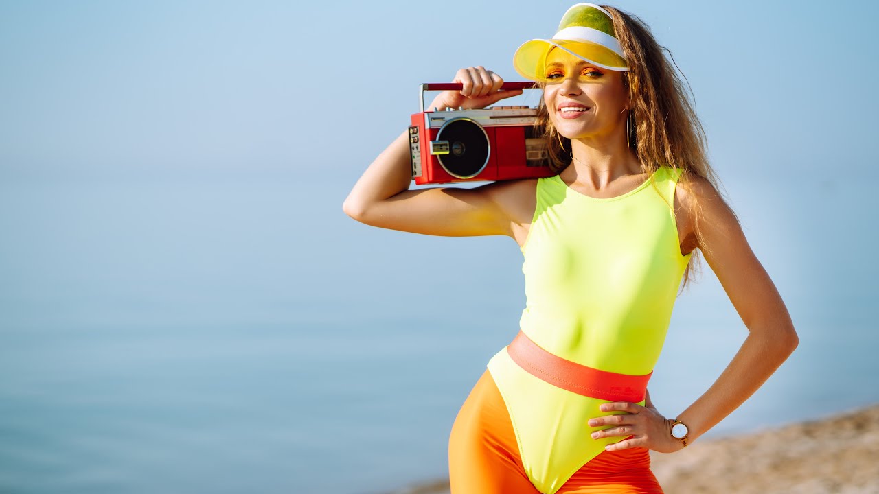 DEEP HOUSE 2026 – Sunset Beach Chill (Live Session)