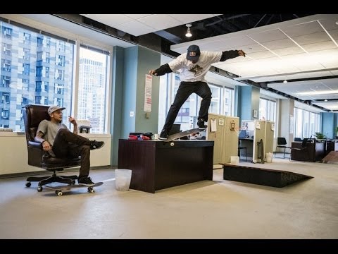 Video: Prekvapivé kancelárie Red Bull v New Yorku navrhnuté v modernom, 