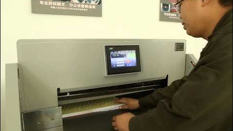 Hydraulic microcomputer-control paper cutter