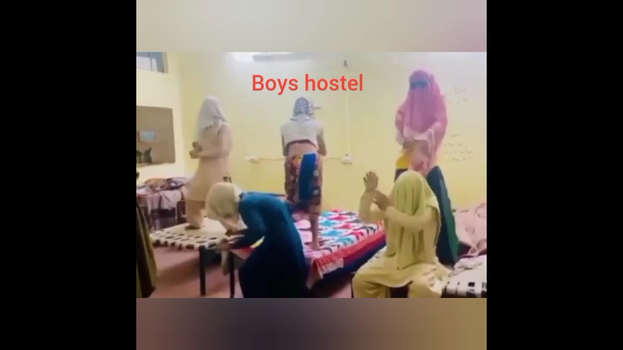 Girls hostel Vs Boys hostel funny dance video 😂😂 