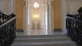 Мраморная лестница Гатчинский дворец 2018