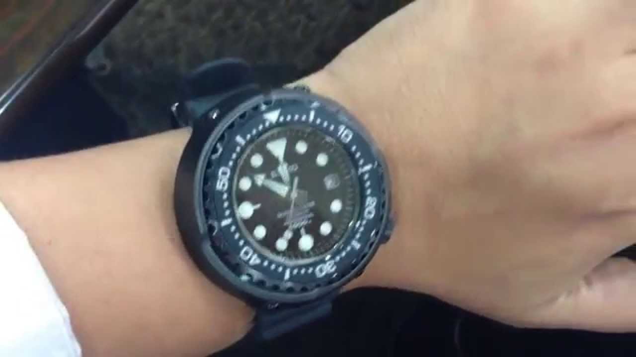 How the Seiko Marine Master Professional 1000m Automatic Diver SBDX011  looks on one's wrist - YouTube