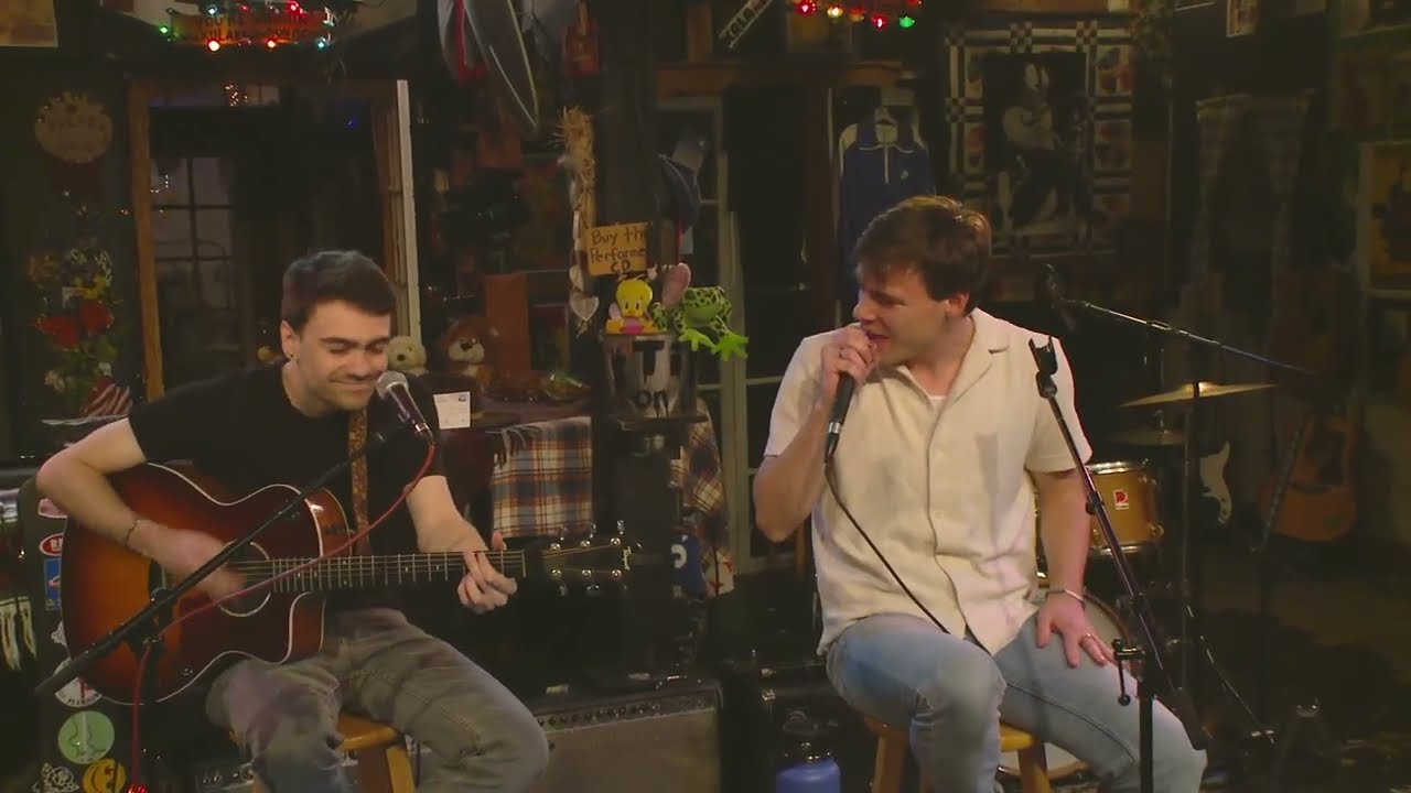 Mario Houle - I Trusted You/Holding Out For A Hero (LIVE at Kulak's Woodshed)