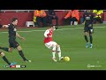 Mesut zil  outsmarting opponents with body feints