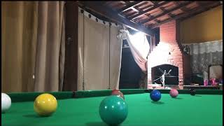 Sinuca começa pela bola 01, a vermelha… a bola 7 é a preta…