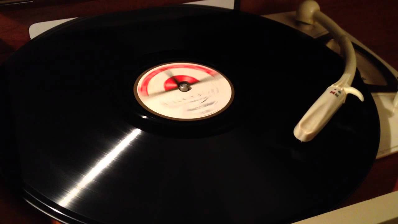 Guarda Jeno Fesca - Blackin Blues - 78 rpm - Homocord B8628 su YouTube Guarda Jeno Fesca - Blackin Blues - 78 rpm - Homocord B8628 su YouTube