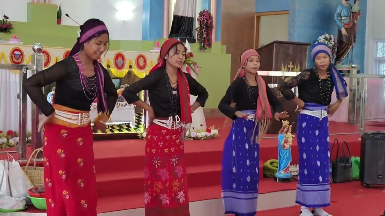 Garo song/dance by beautiful garo girls in Arunachal Pradesh 